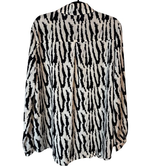 2/$30 NWT PrettyLittleThing Size 10 Black & White Zebra Print Oversized Shirt - Picture 3 of 16